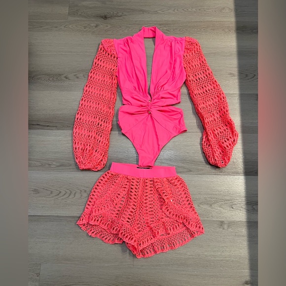 Patbo bodysuit and shorts - Picture 6 of 11